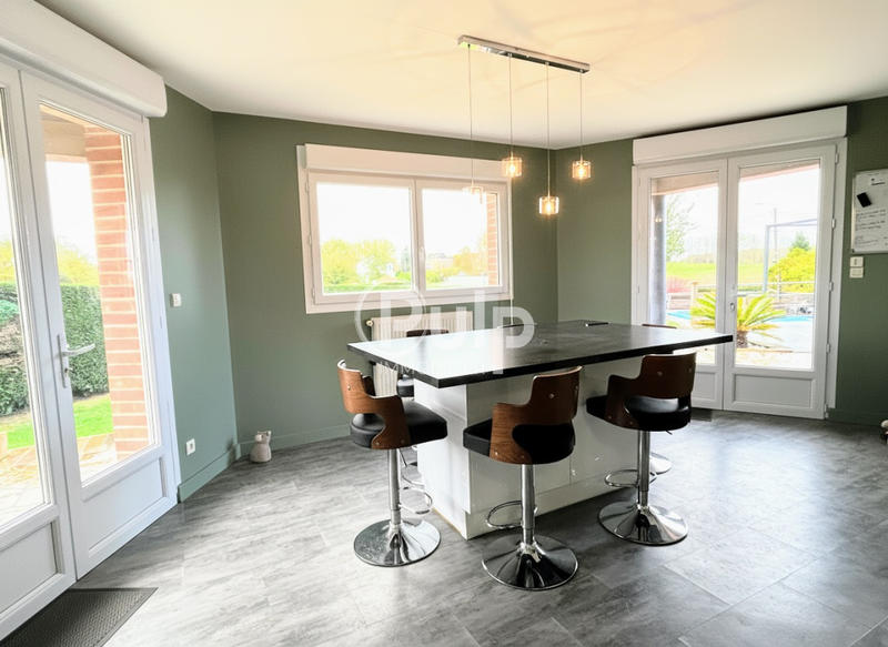 Pavillon - 164 m² - 7 pièces