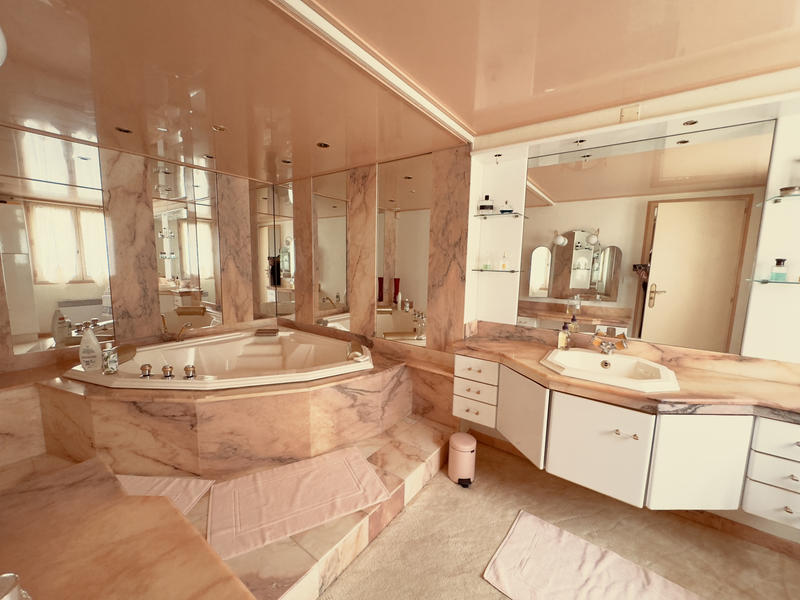 Propriété - 125 m² - 6 pièces