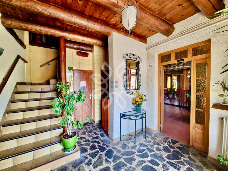 Propriété - 499 m² - 12 pièces