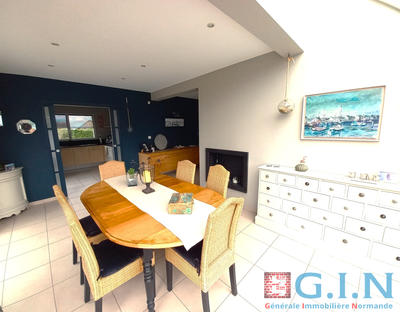 Maison - 195 m² - 7 pièces