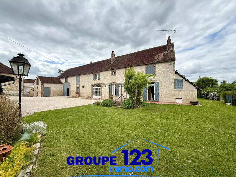 Maison - 227 m² - 10 pièces
