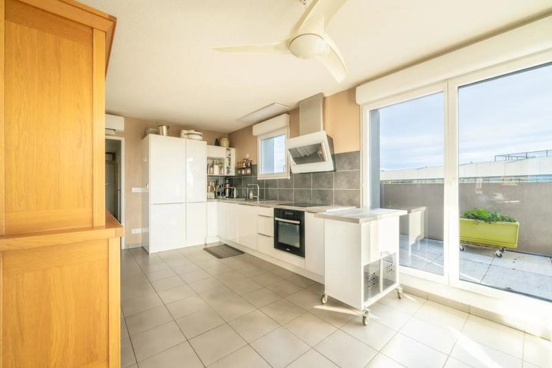 Appartement - 94 m² - 4 pièces