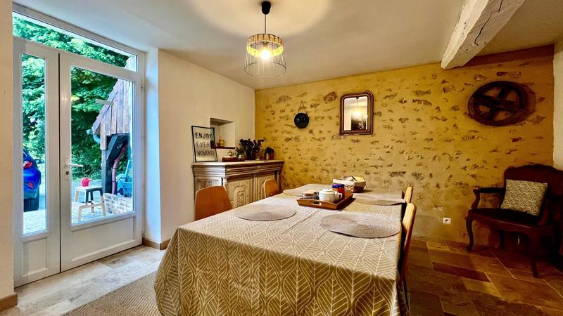 Maison - 202 m² - 12 pièces