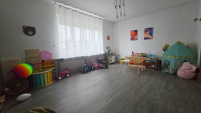 Maison - 272 m² - 9 pièces