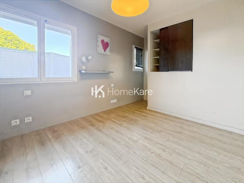 Maison - 202 m² - 8 pièces