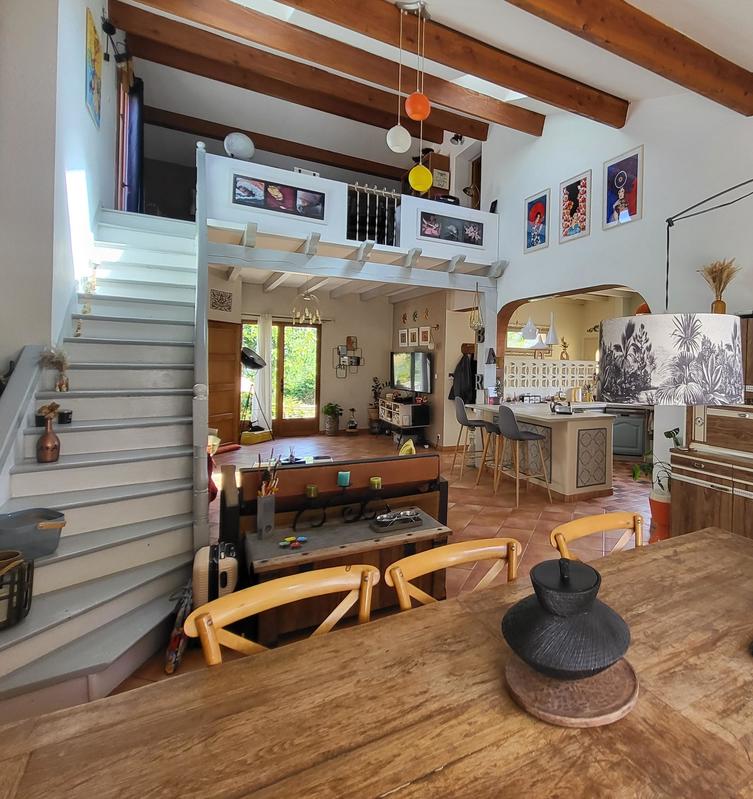 Maison - 177 m² - 7 pièces