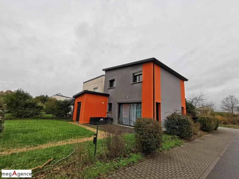 Maison traditionnelle - 81 m² - 4 pièces