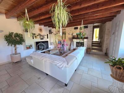 Maison en pierre - 188 m² - 7 pièces