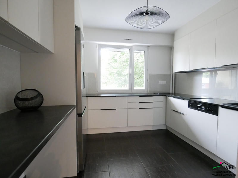 Appartement - 126 m² - 6 pièces