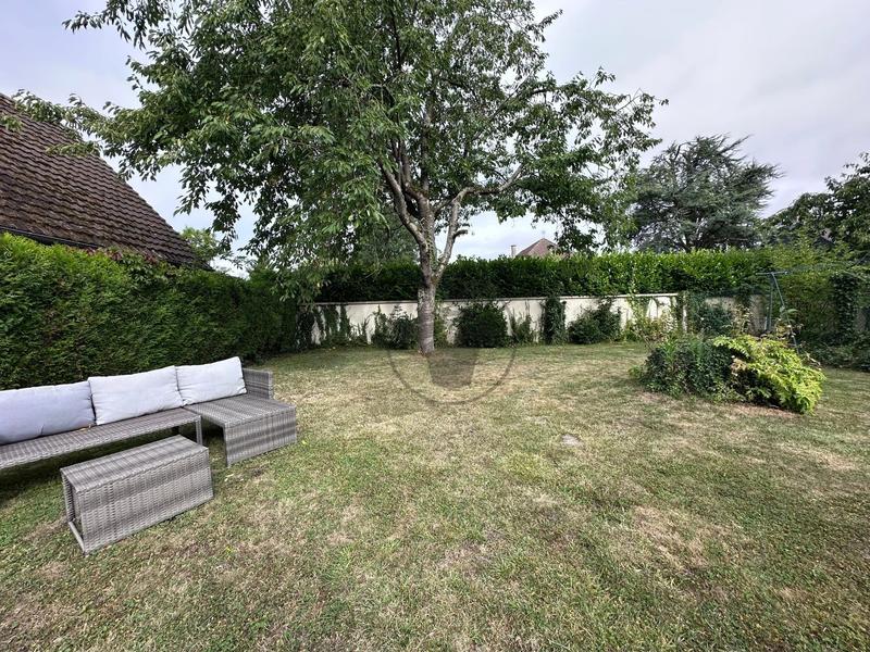 Maison - 162 m² - 8 pièces