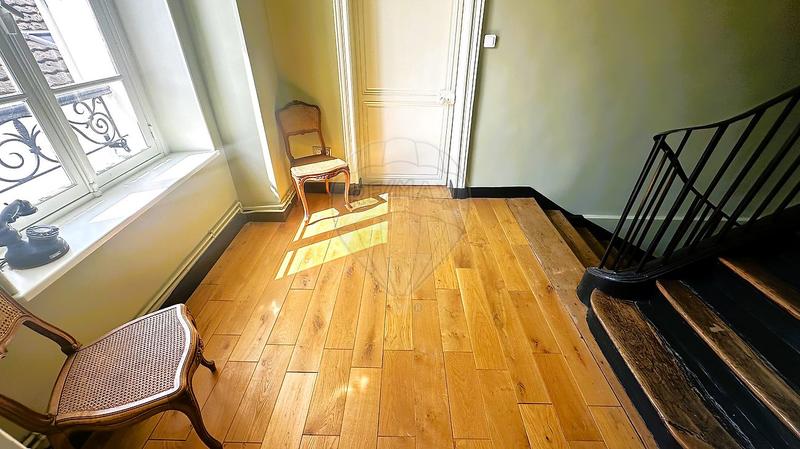 Maison - 203 m² - 7 pièces