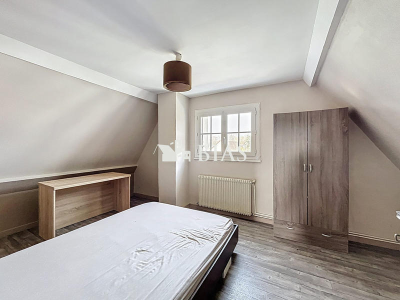 Maison traditionnelle - 75 m² - 4 pièces