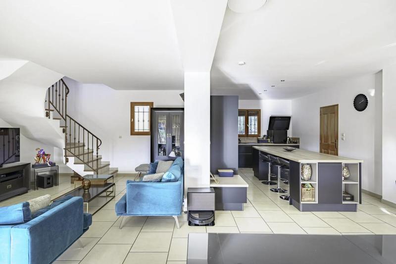 Maison - 190 m² - 6 pièces