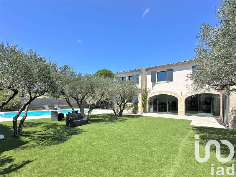 Maison - 280 m² - 8 pièces