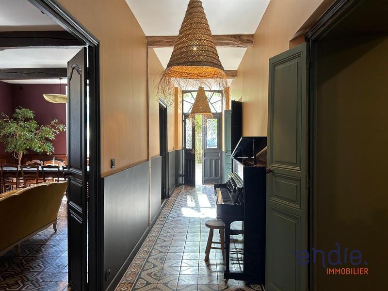 Maison - 430 m² - 14 pièces