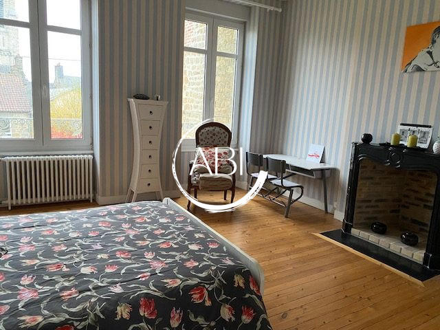 Maison - 160 m² - 8 pièces