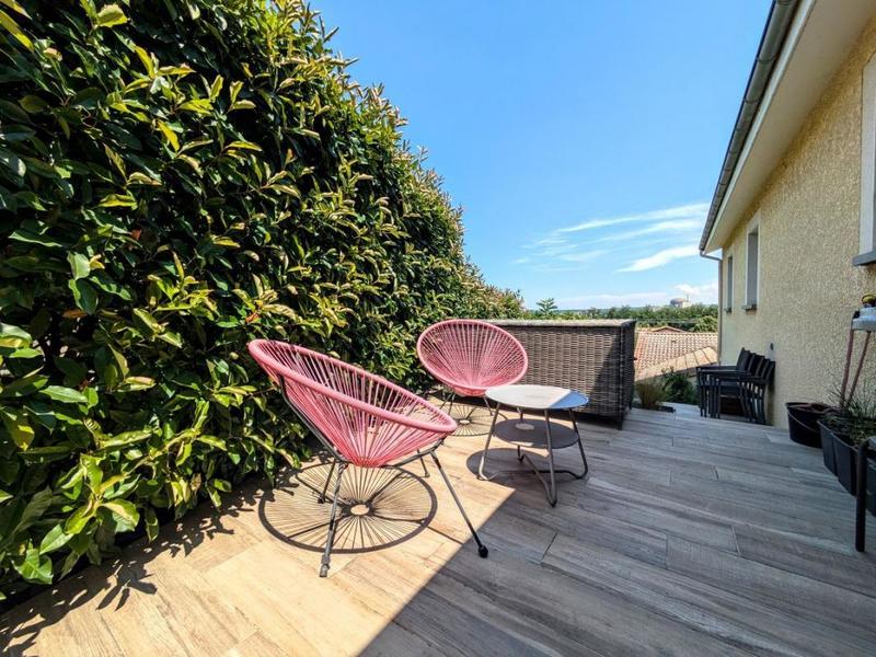 Villa - 100 m² - 6 pièces