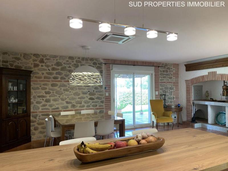 Propriété - 214 m² - 8 pièces