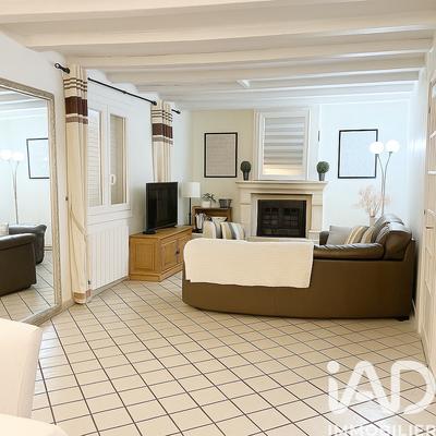 Maison - 216 m² - 8 pièces