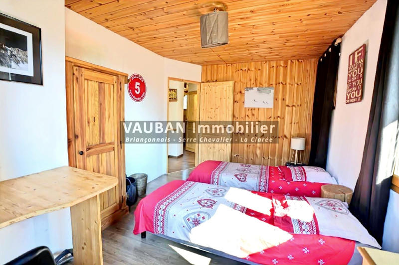 Châlet - 240 m² - 12 pièces