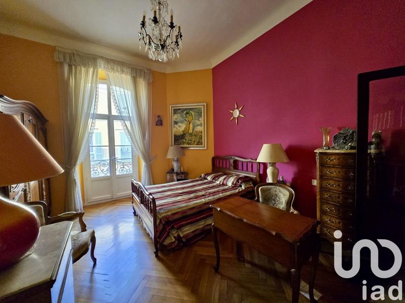 Appartement - 164 m² - 6 pièces