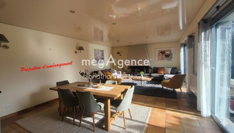 Maison traditionnelle - 159 m² - 7 pièces