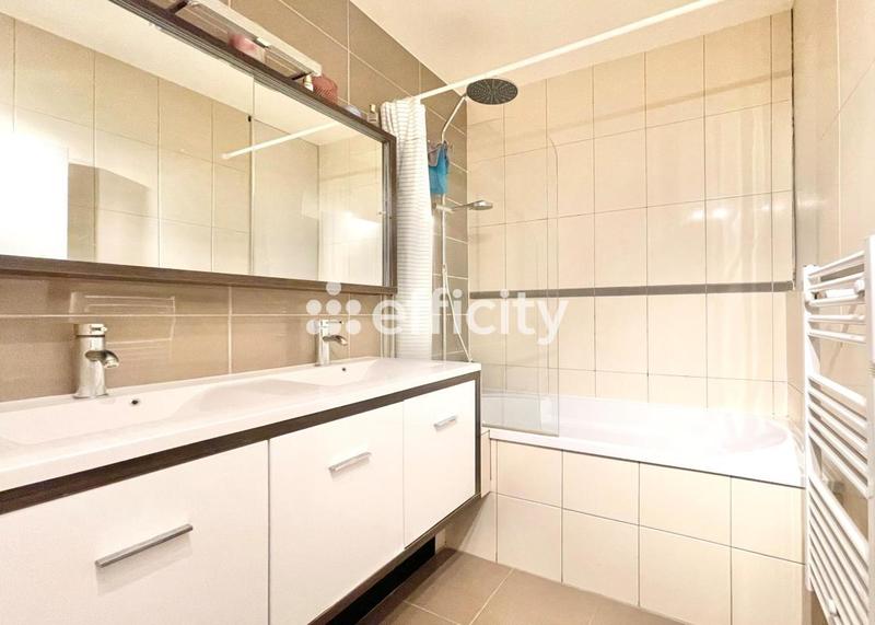 Appartement - 75 m² - 4 pièces