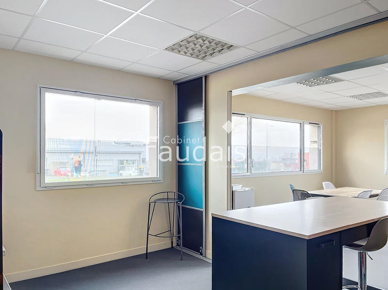 Bureau - 570 m²