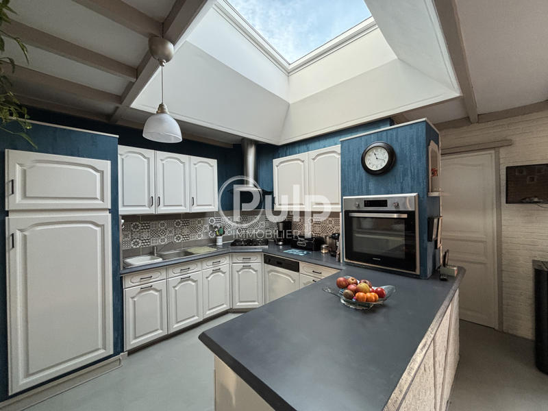 Maison - 227 m² - 8 pièces