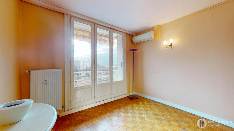Appartement - 65 m² - 4 pièces
