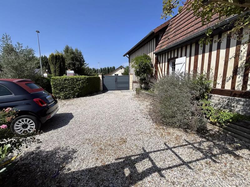 Maison - 220 m² - 9 pièces