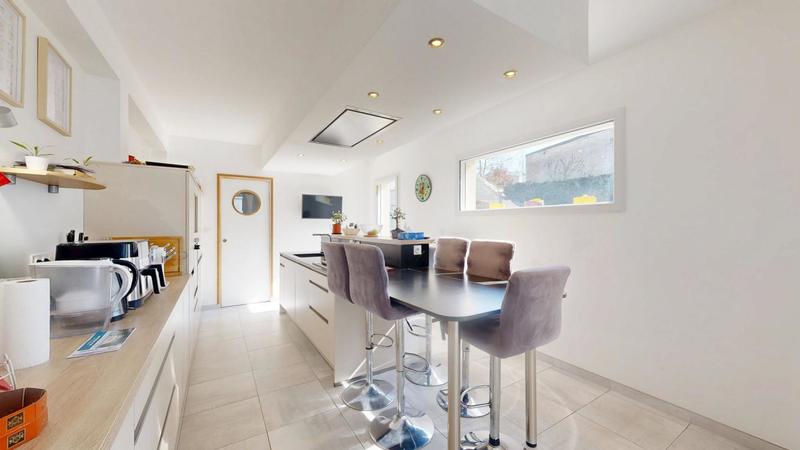 Maison - 178 m² - 8 pièces