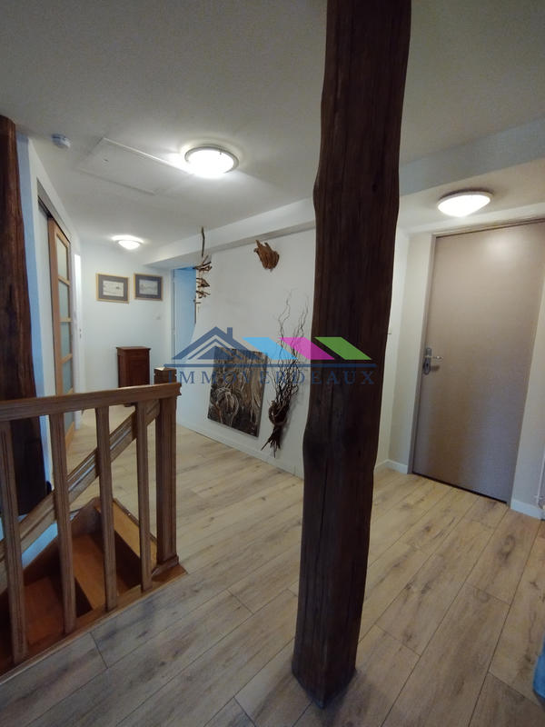 Maison - 215 m² - 10 pièces