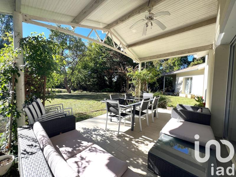 Maison - 240 m² - 8 pièces