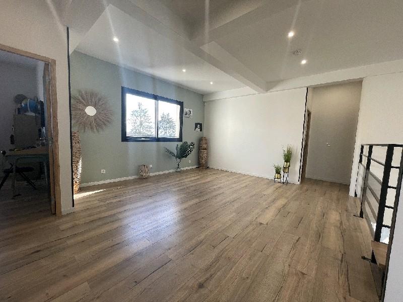 Châlet - 260 m² - 10 pièces