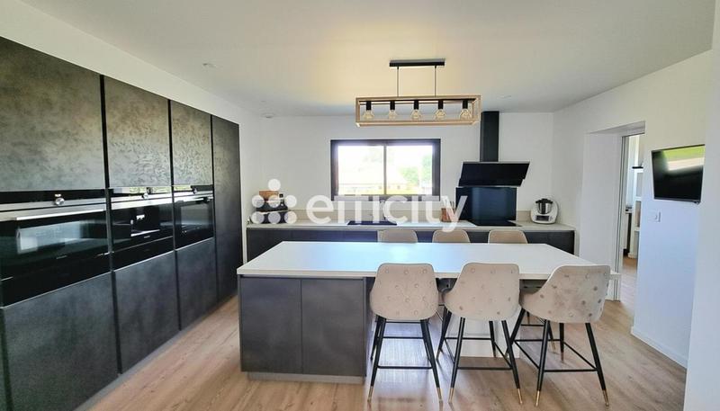 Maison - 150 m² - 5 pièces