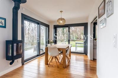 Maison - 230 m² - 6 pièces