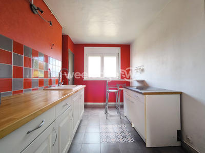 Appartement - 80 m² - 5 pièces