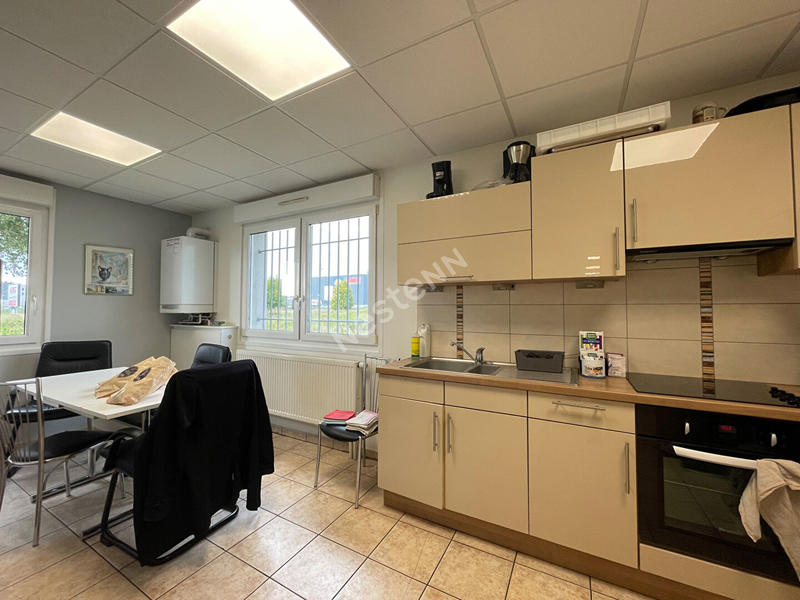 Local d'activité / Entrepôt - 803 m²