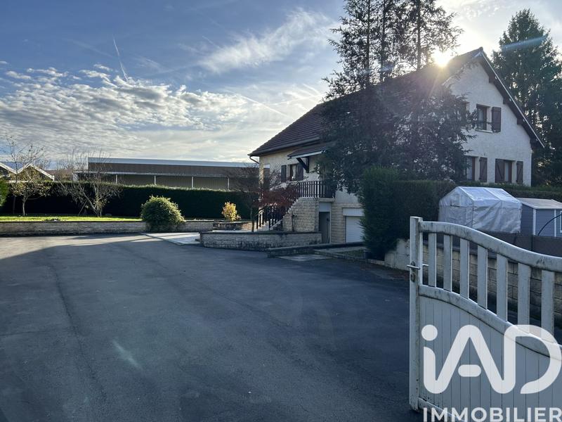 Maison - 243 m² - 7 pièces