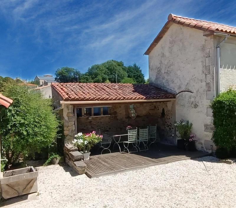 Maison - 200 m² - 6 pièces