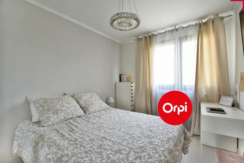 Appartement - 90 m² - 5 pièces