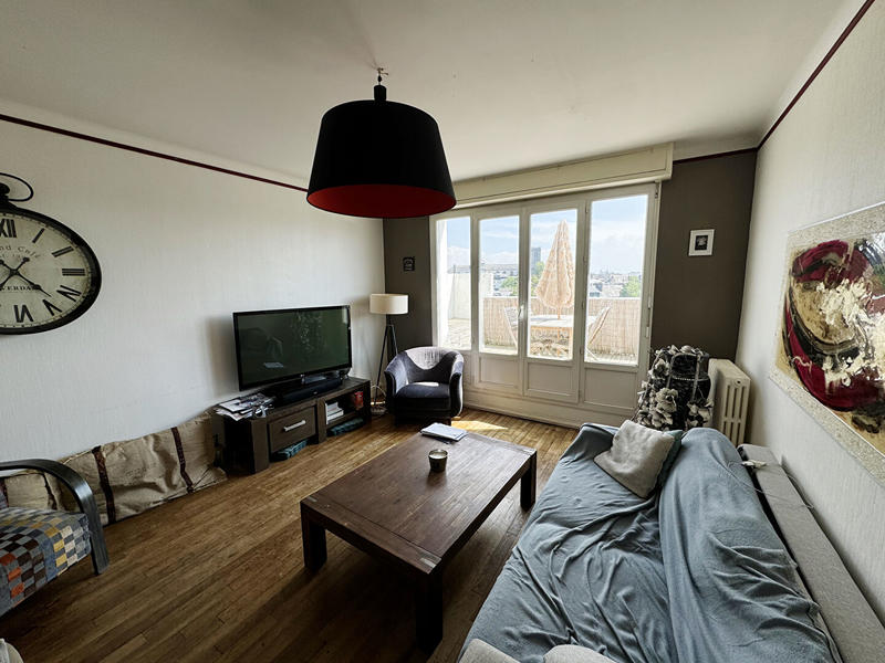 Maison - 305 m² - 13 pièces