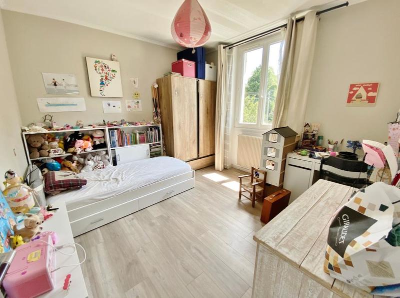 Maison - 210 m² - 7 pièces