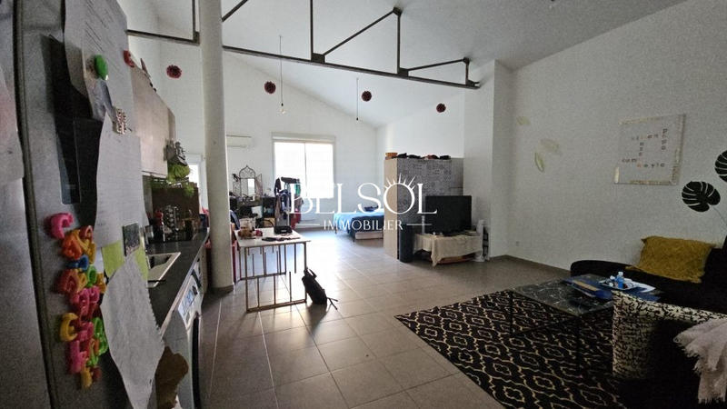 Loft - 93 m² - 3 pièces