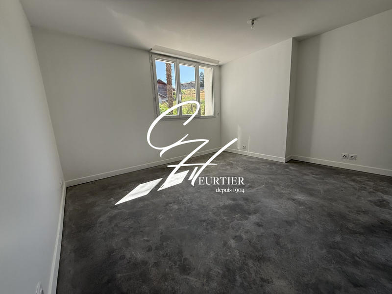 Appartement - 136 m² - 4 pièces