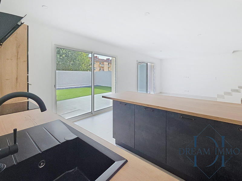 Villa - 90 m² - 4 pièces