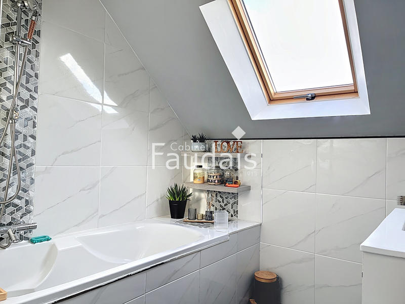 Maison - 83 m² - 4 pièces