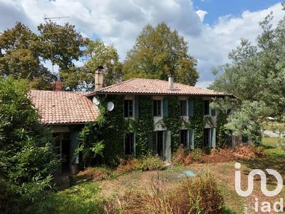 Maison - 223 m² - 8 pièces