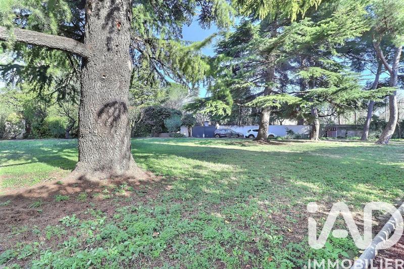 Maison - 401 m² - 13 pièces